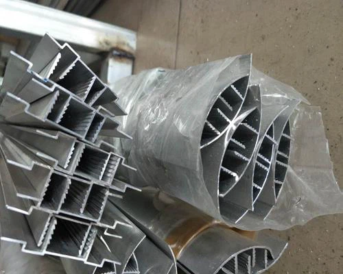 Aluminum U profile (4)